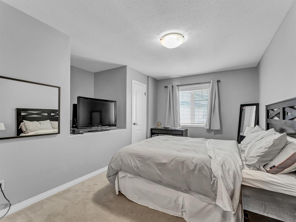 #27 298 Somerset Way SE