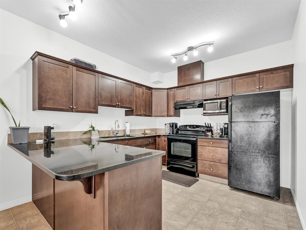#27 298 Somerset Way SE