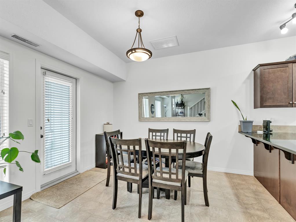 #27 298 Somerset Way SE