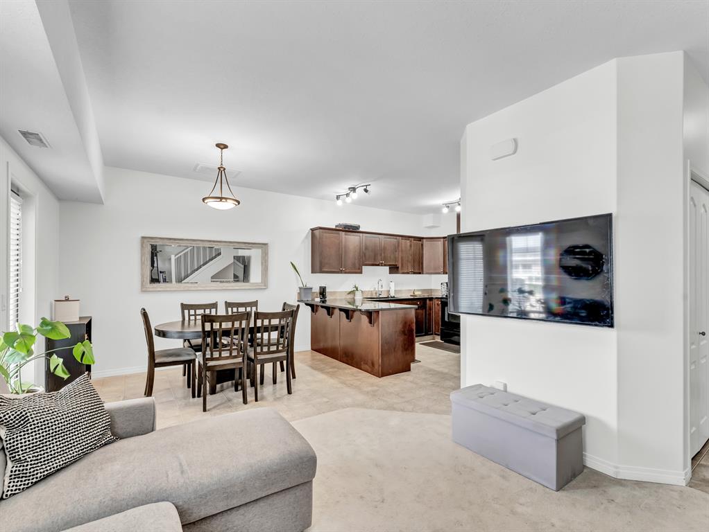 #27 298 Somerset Way SE