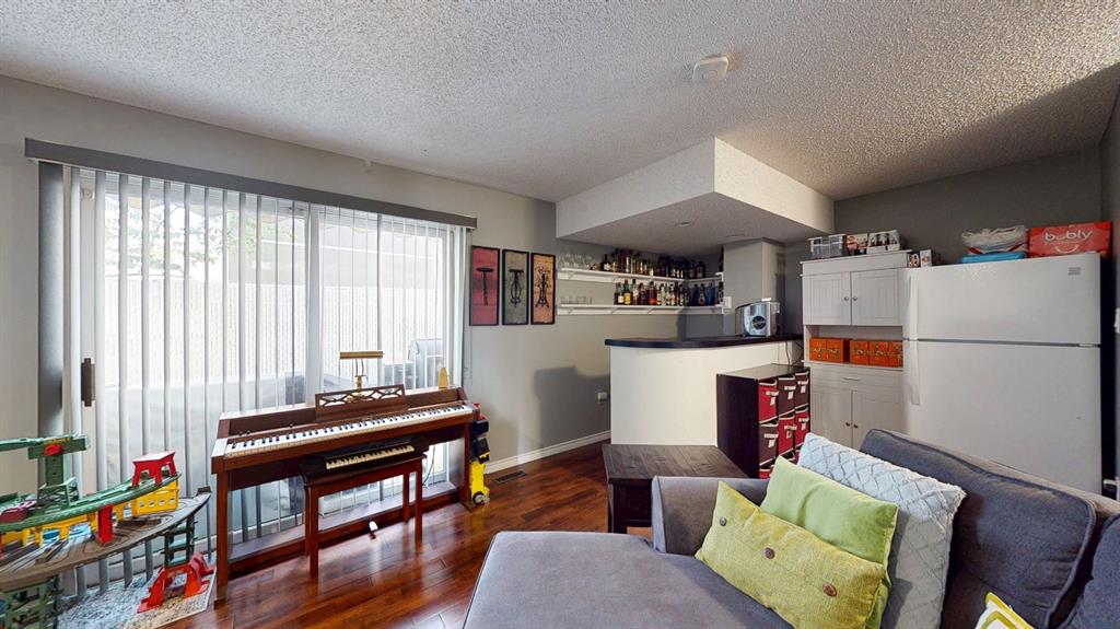 54 Rossdale Road SE