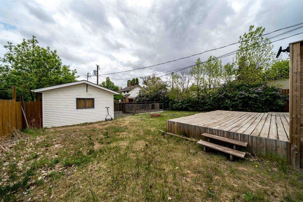 66 9 Street SE