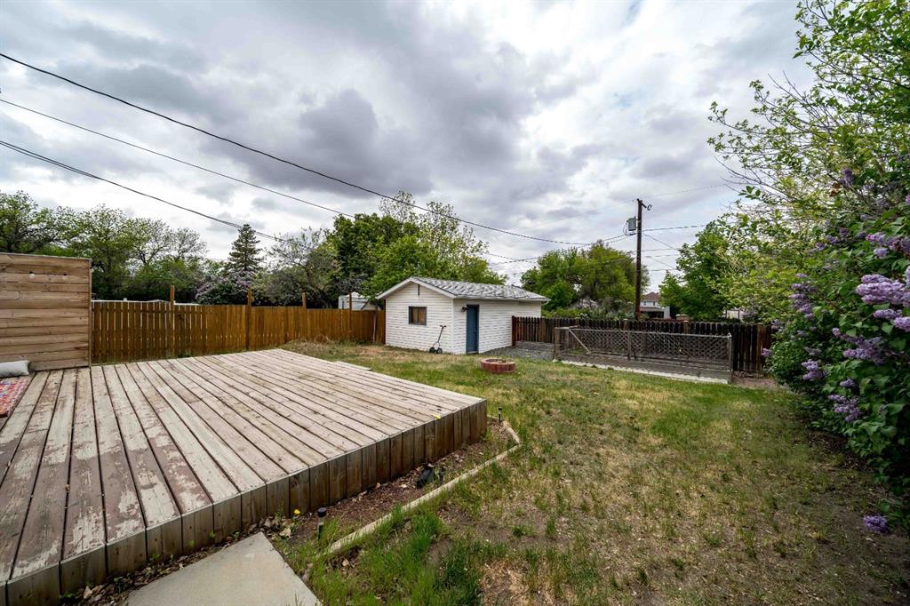 66 9 Street SE
