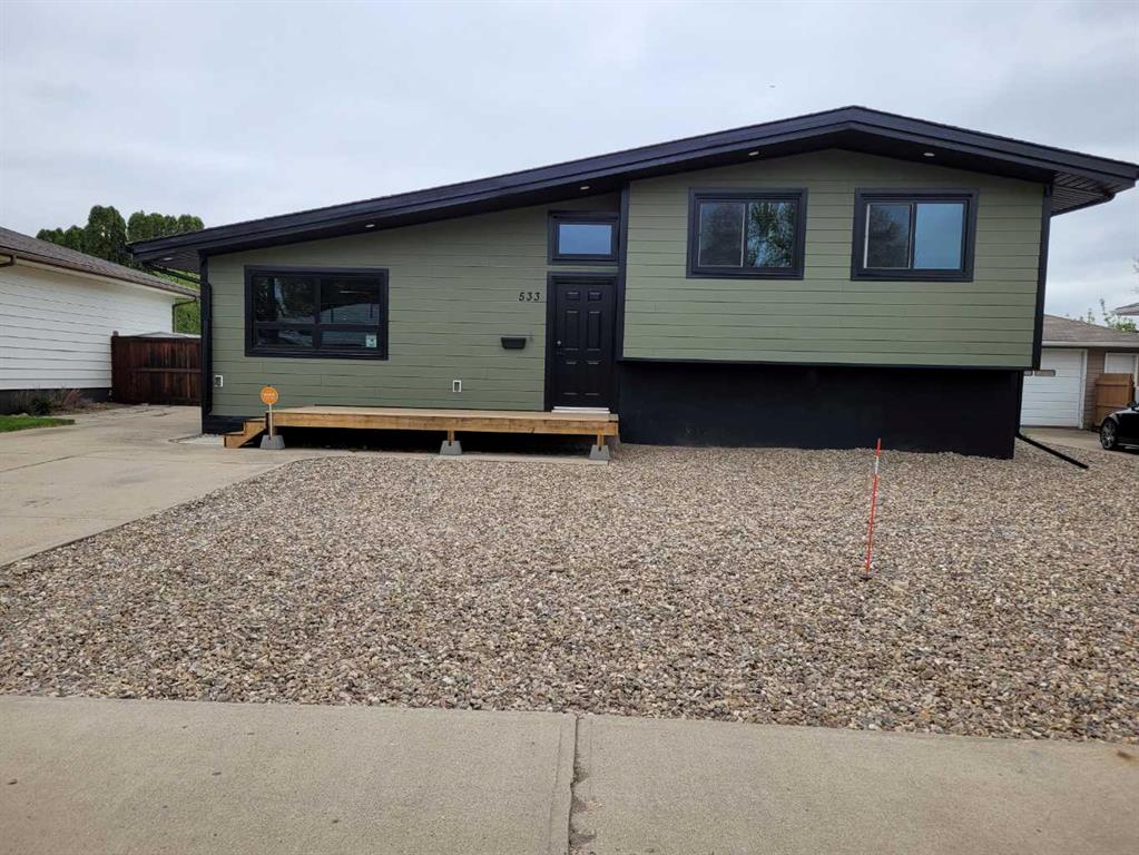 533 7 Street NE, Medicine Hat