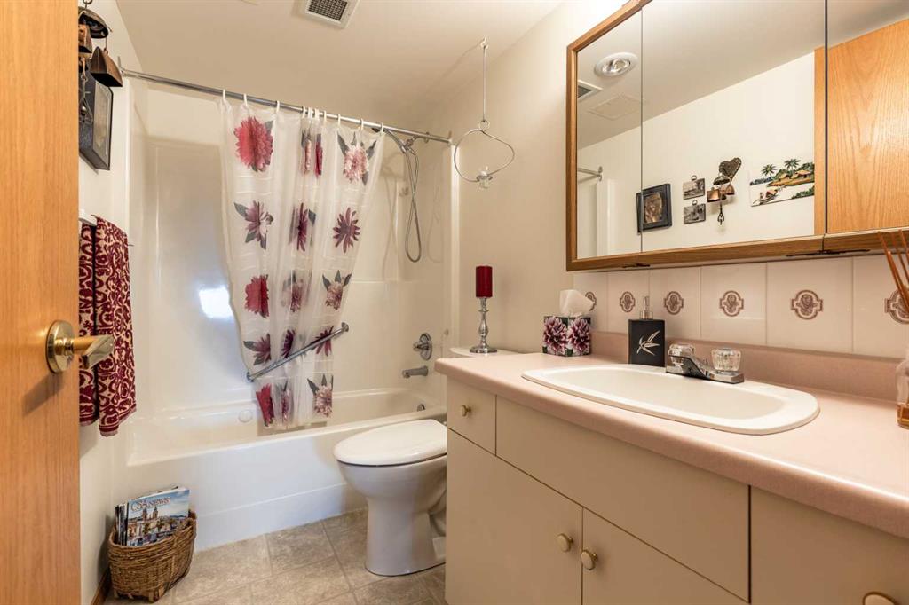 #202 22 Park Meadows Drive SE