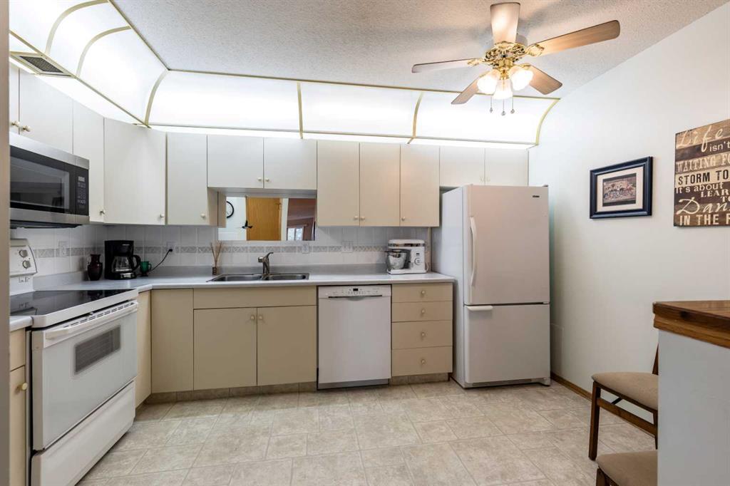 #202 22 Park Meadows Drive SE