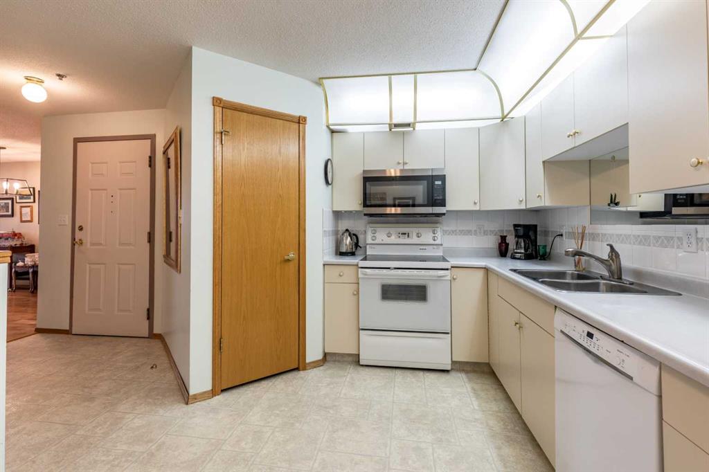 #202 22 Park Meadows Drive SE