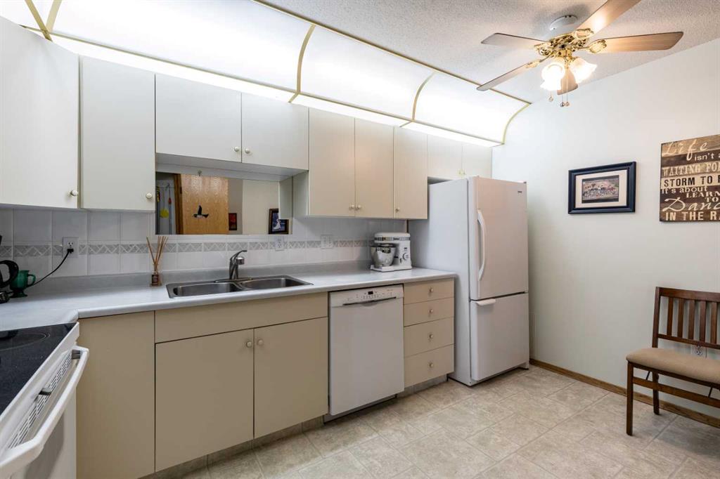 #202 22 Park Meadows Drive SE