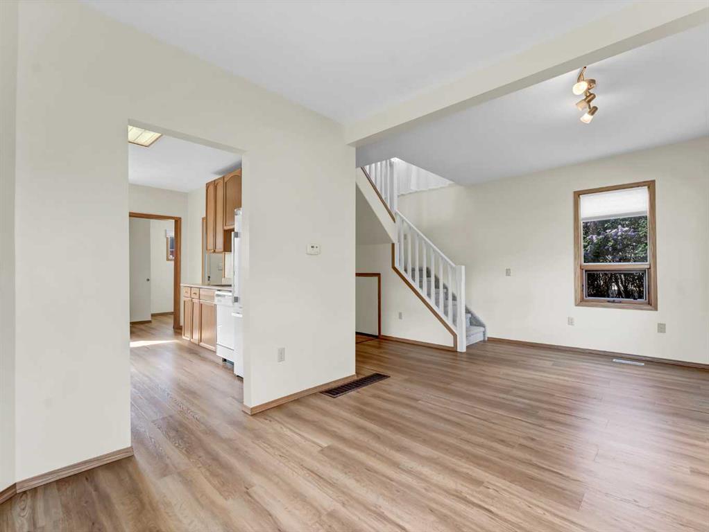 9 4th Street NE