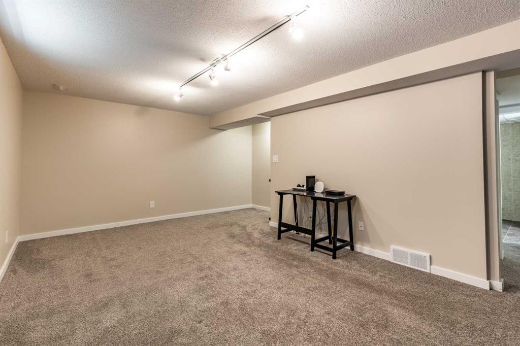 10 Rundle Crescent SE