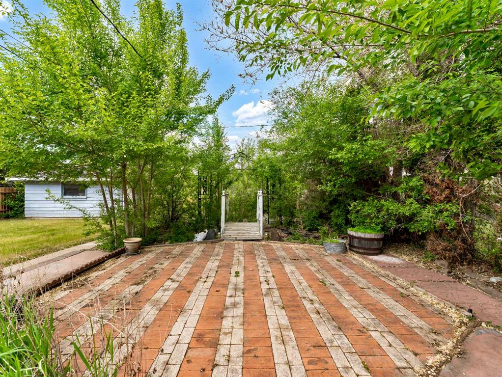 276 Connaught Drive SW