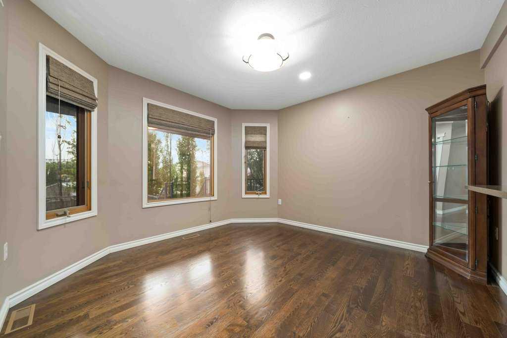 14 Schuler Place SE
