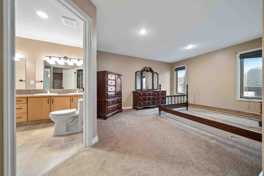 14 Schuler Place SE