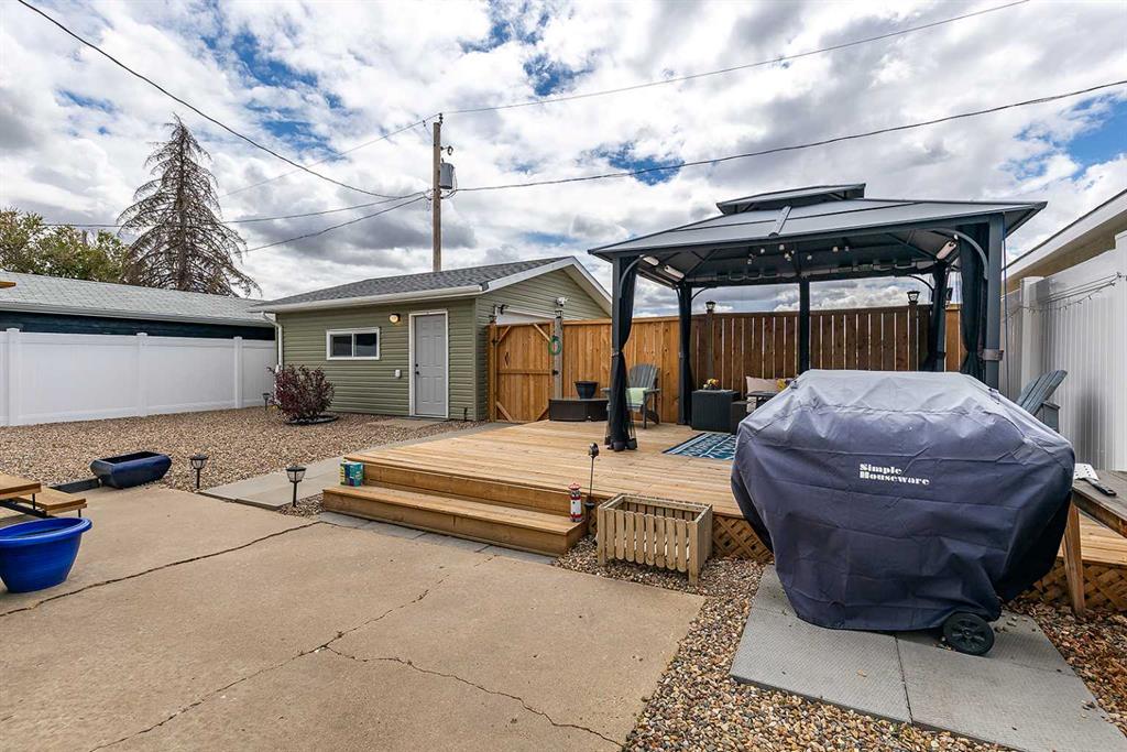 272 Colter Crescent NW