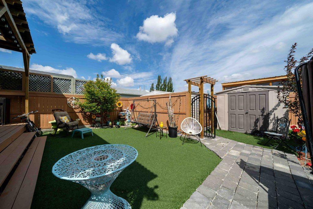 60 Terrace Close NE