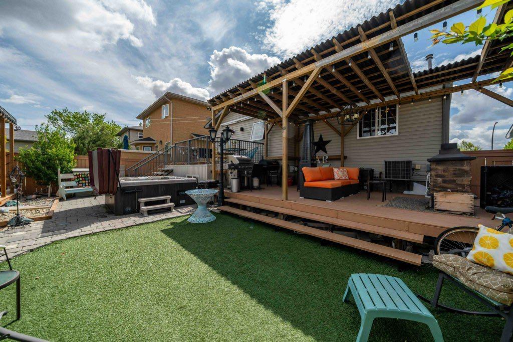 60 Terrace Close NE