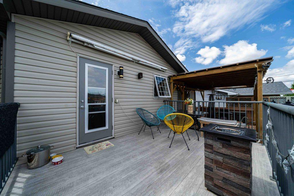 60 Terrace Close NE