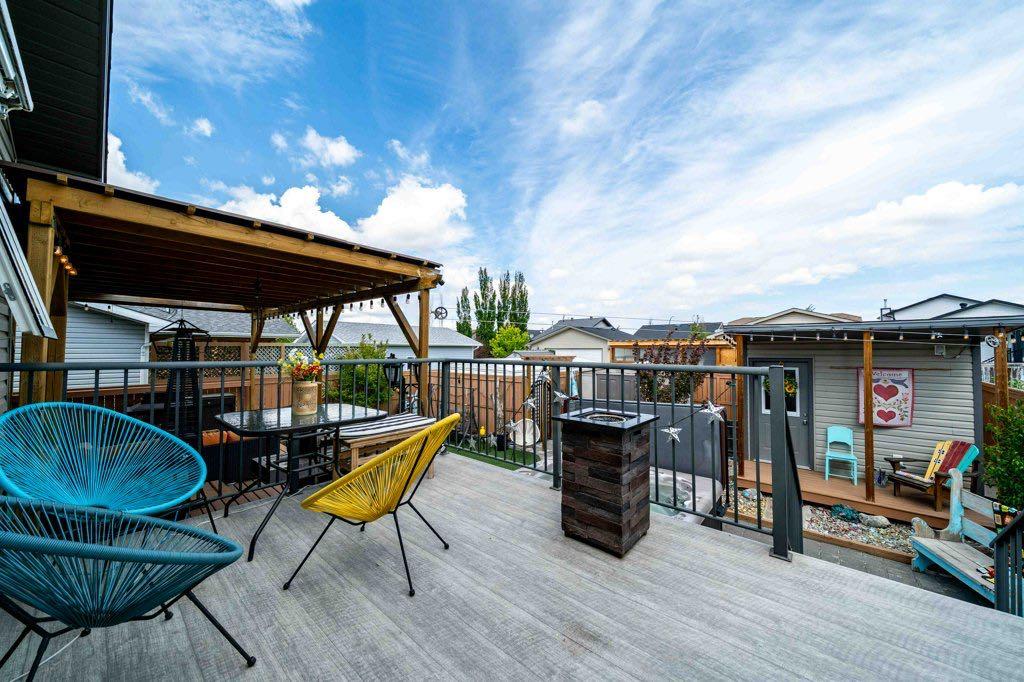 60 Terrace Close NE