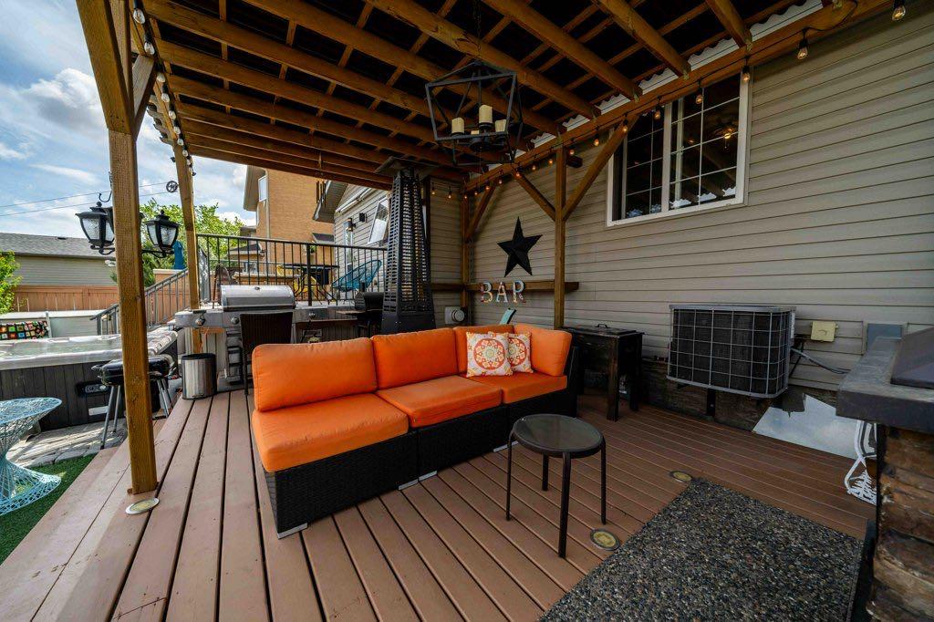 60 Terrace Close NE