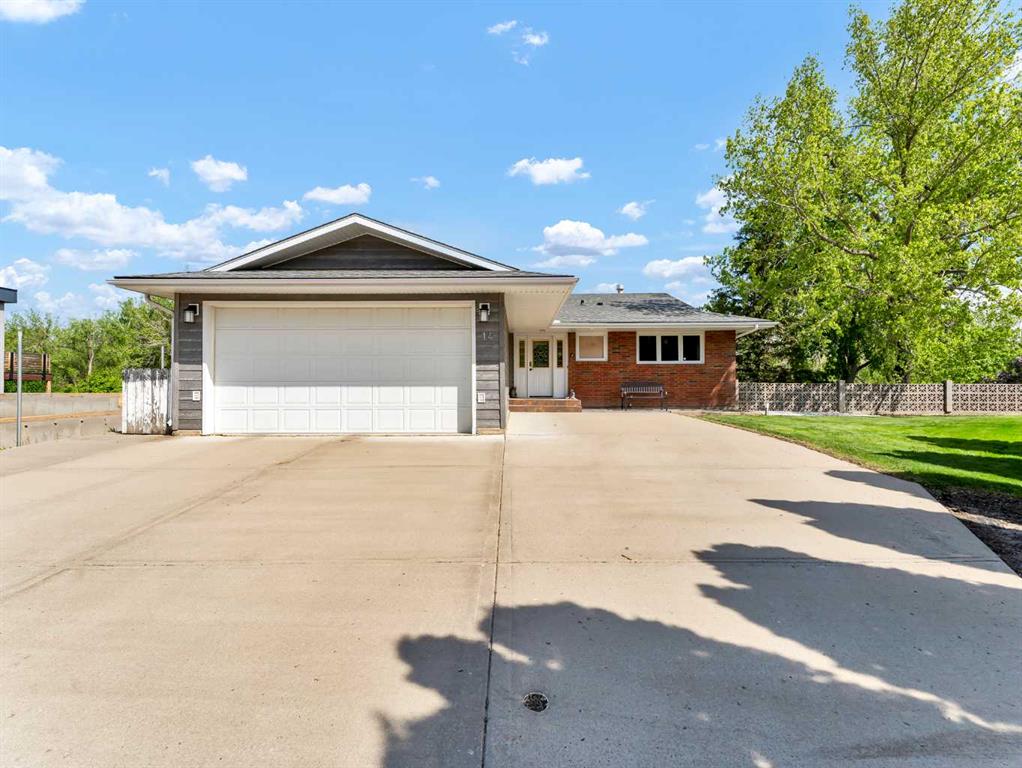 14 Finlay Court SW, Medicine Hat
