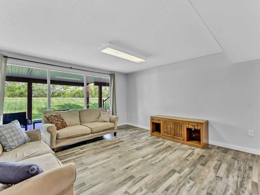 14 Finlay Court SW