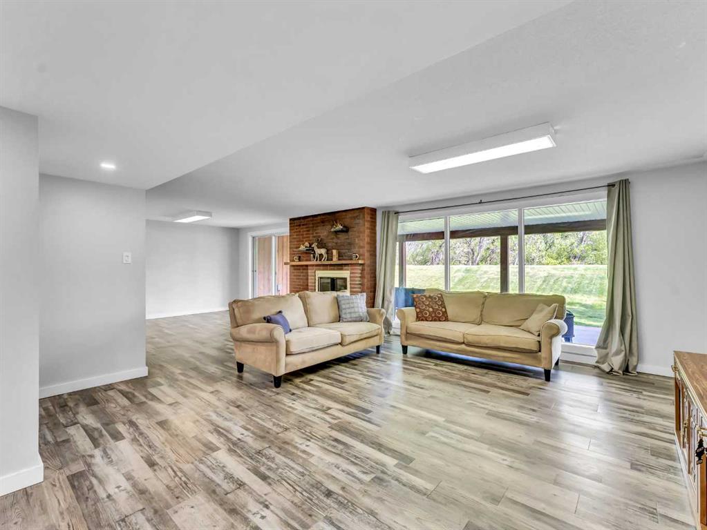 14 Finlay Court SW