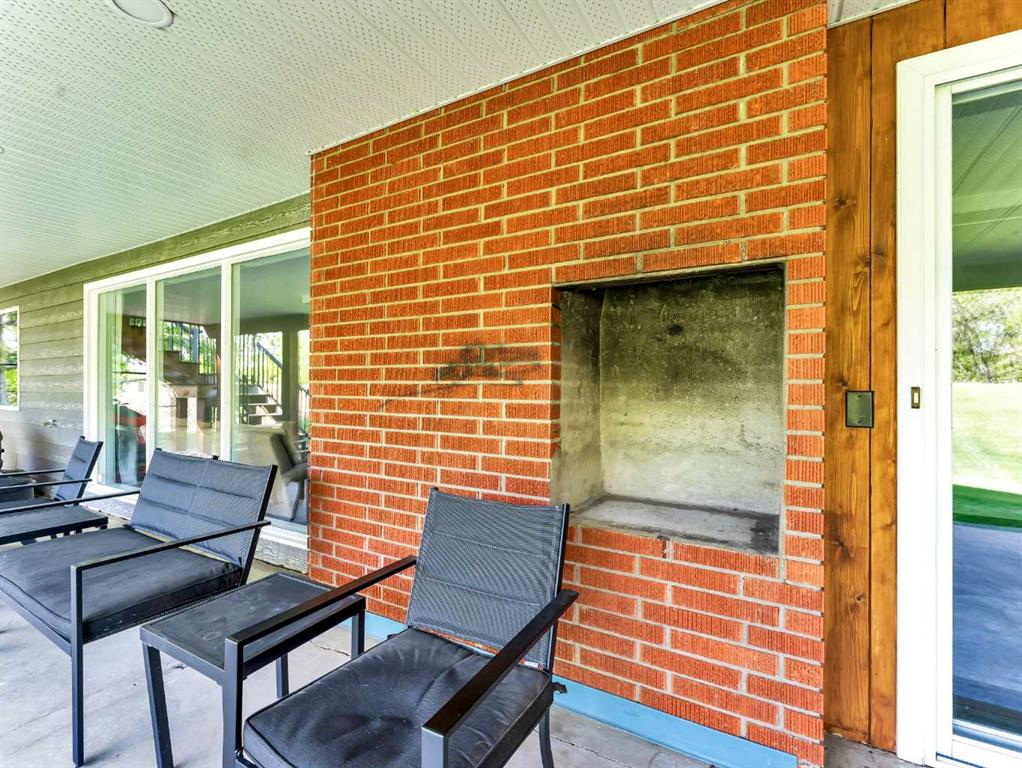 14 Finlay Court SW