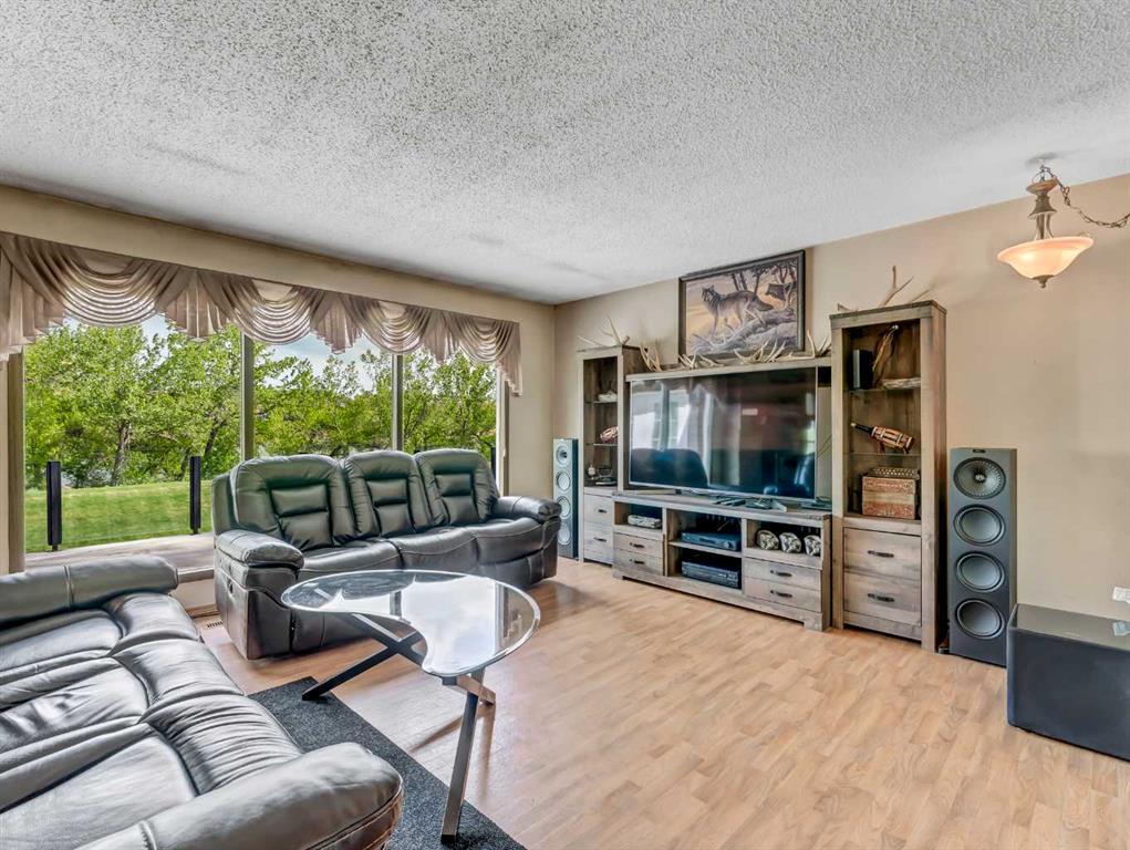 14 Finlay Court SW