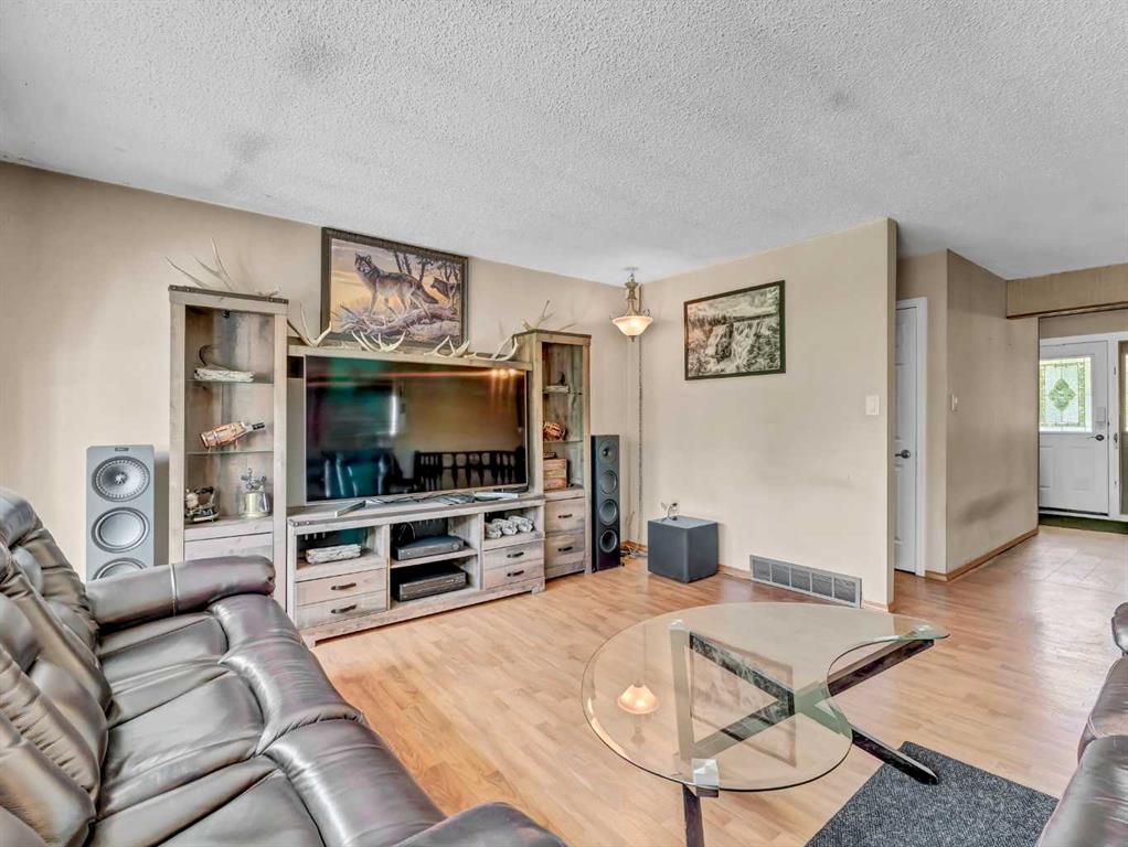 14 Finlay Court SW