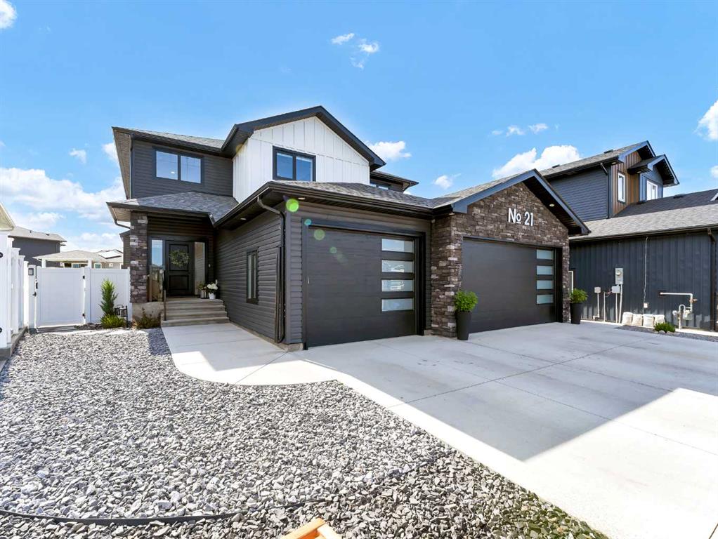21 Hamptons Gate SE, Medicine Hat