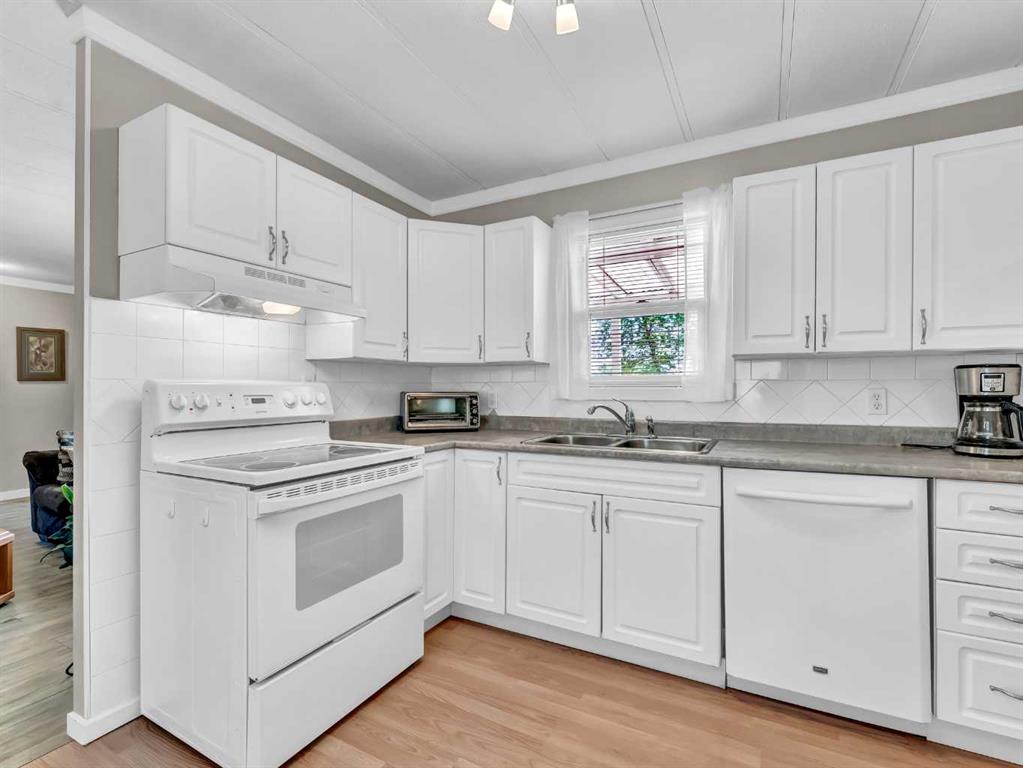 361 Beaufort Crescent SW