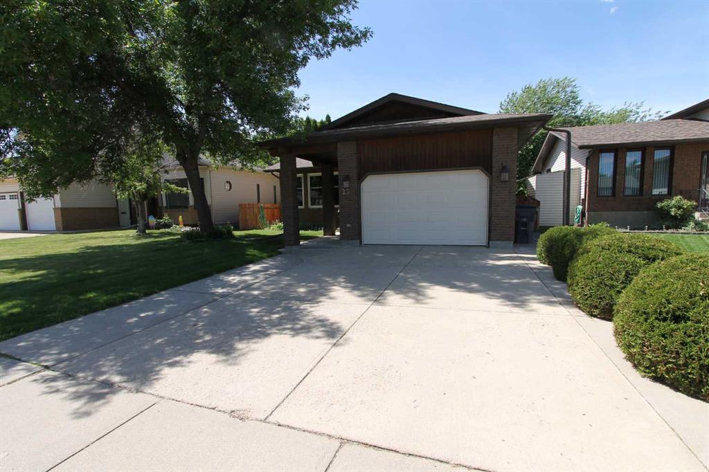 22 Rideau Crescent SE