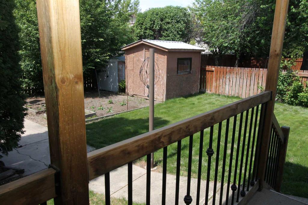 22 Rideau Crescent SE