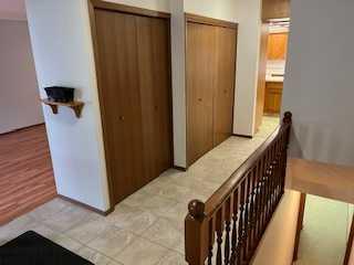 22 Rideau Crescent SE