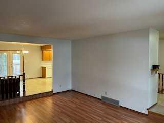 22 Rideau Crescent SE