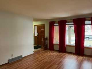 22 Rideau Crescent SE