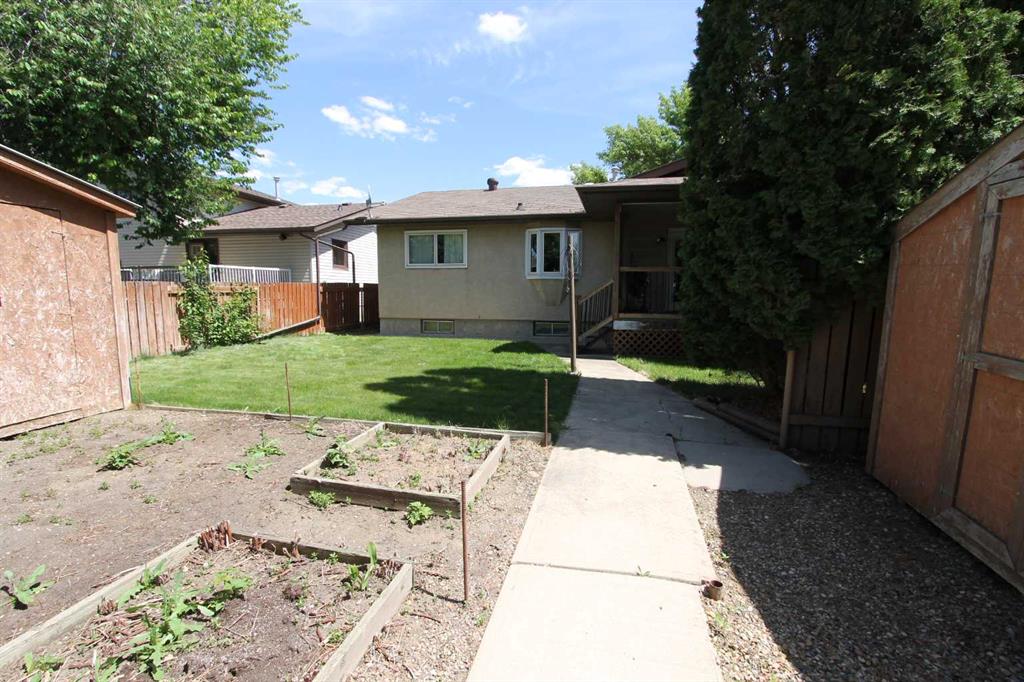 22 Rideau Crescent SE