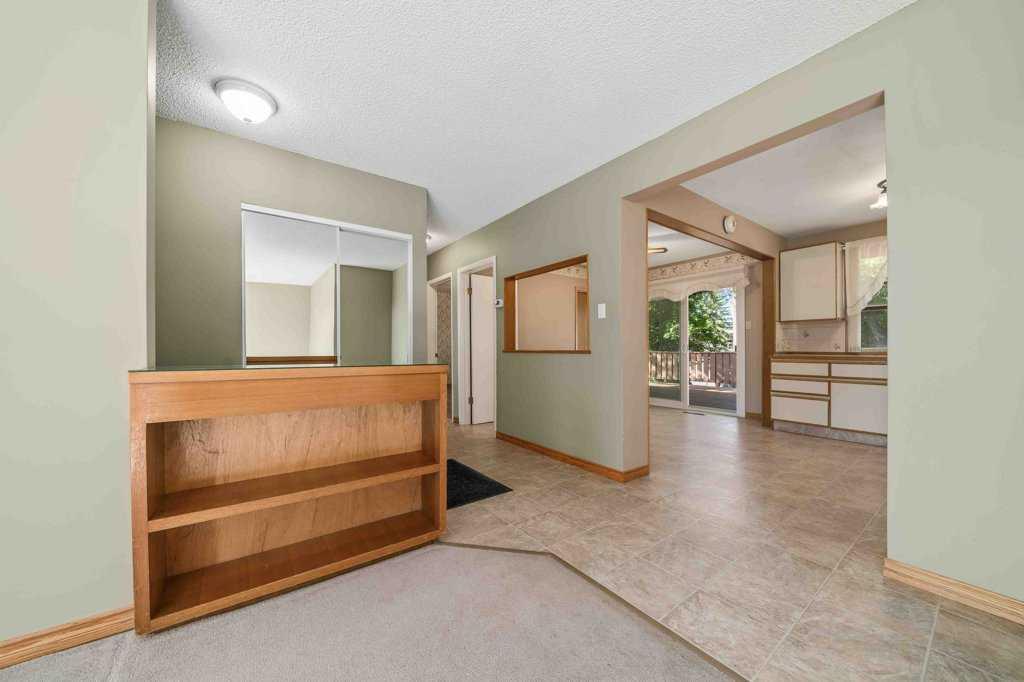 89 Cochrane Drive NW