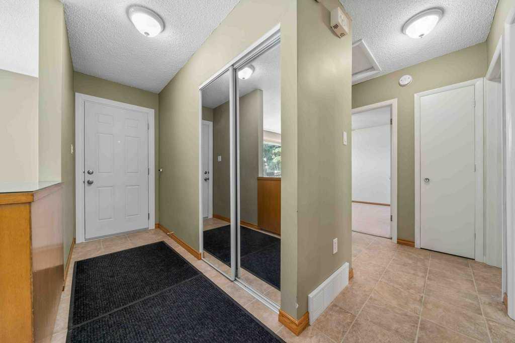 89 Cochrane Drive NW