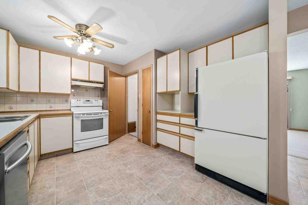 89 Cochrane Drive NW