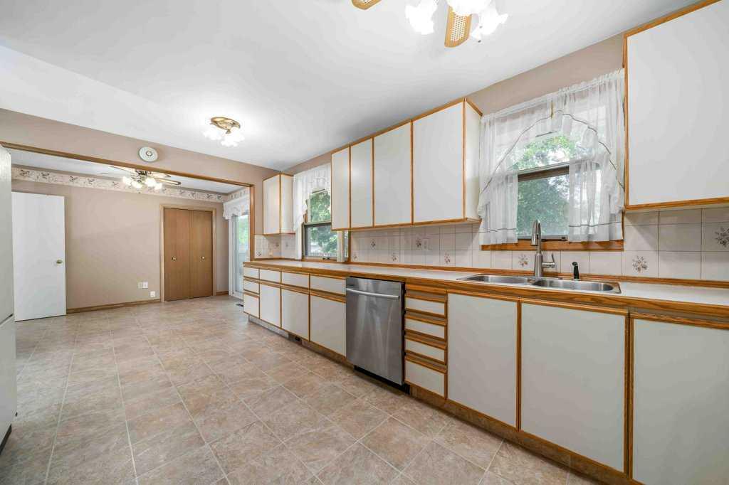 89 Cochrane Drive NW