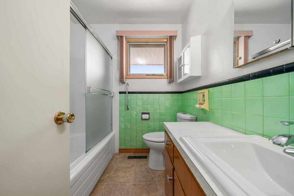 89 Cochrane Drive NW