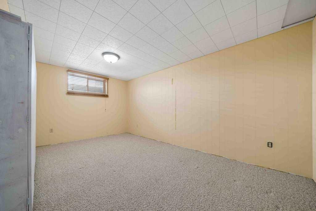 89 Cochrane Drive NW