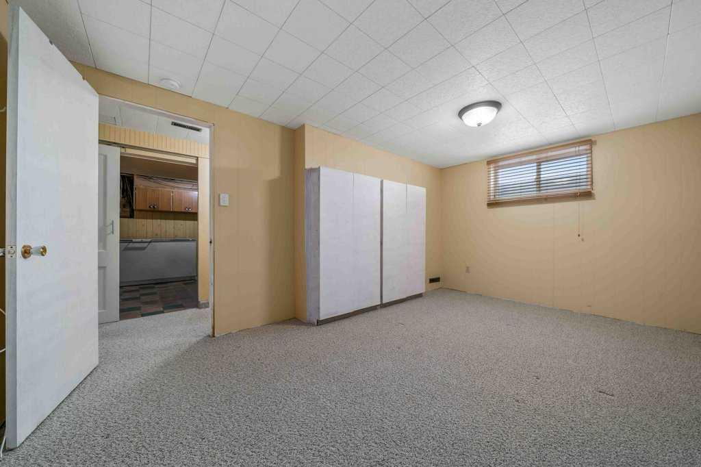 89 Cochrane Drive NW