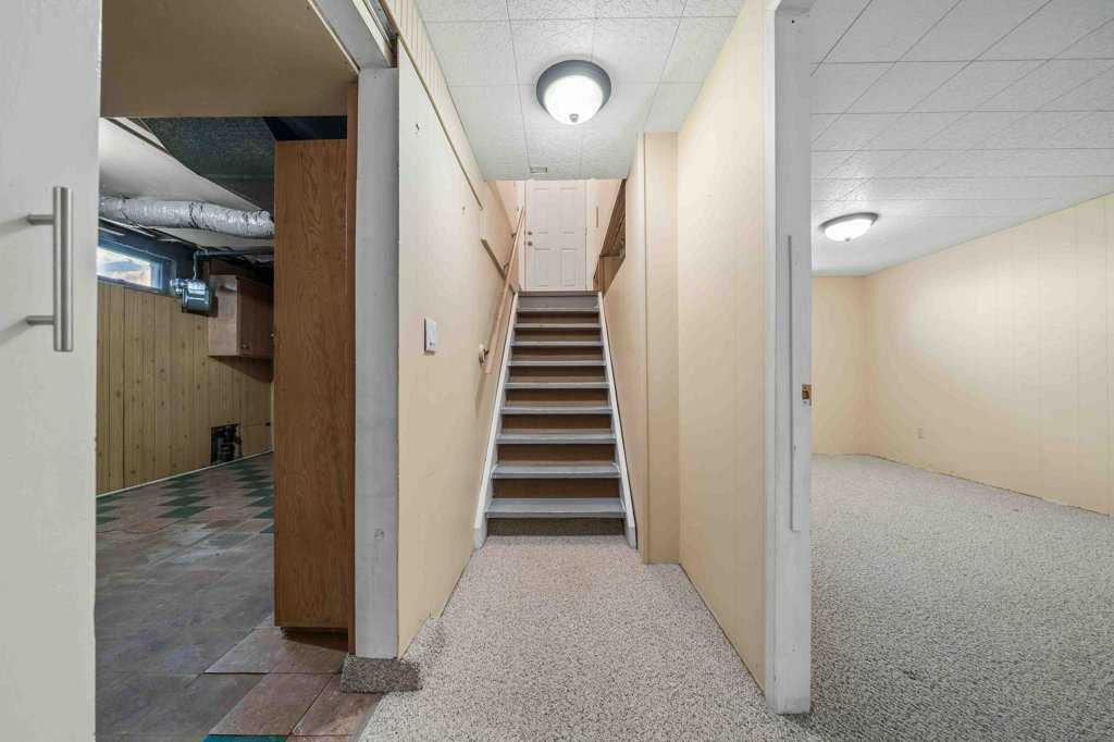 89 Cochrane Drive NW
