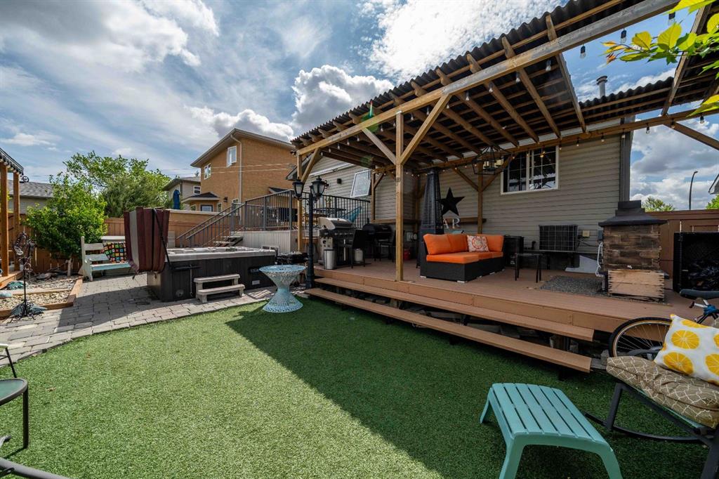60 Terrace Close NE