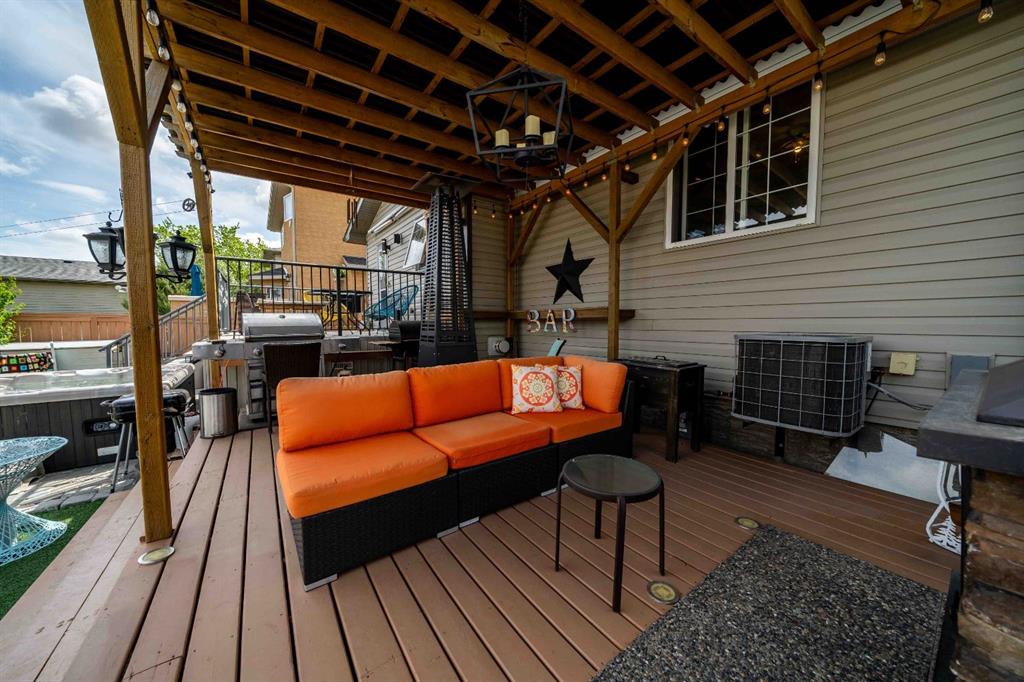60 Terrace Close NE