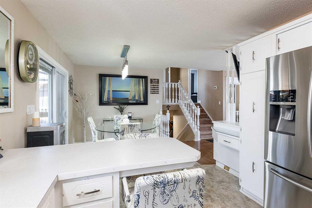 8 Calder Bay SE