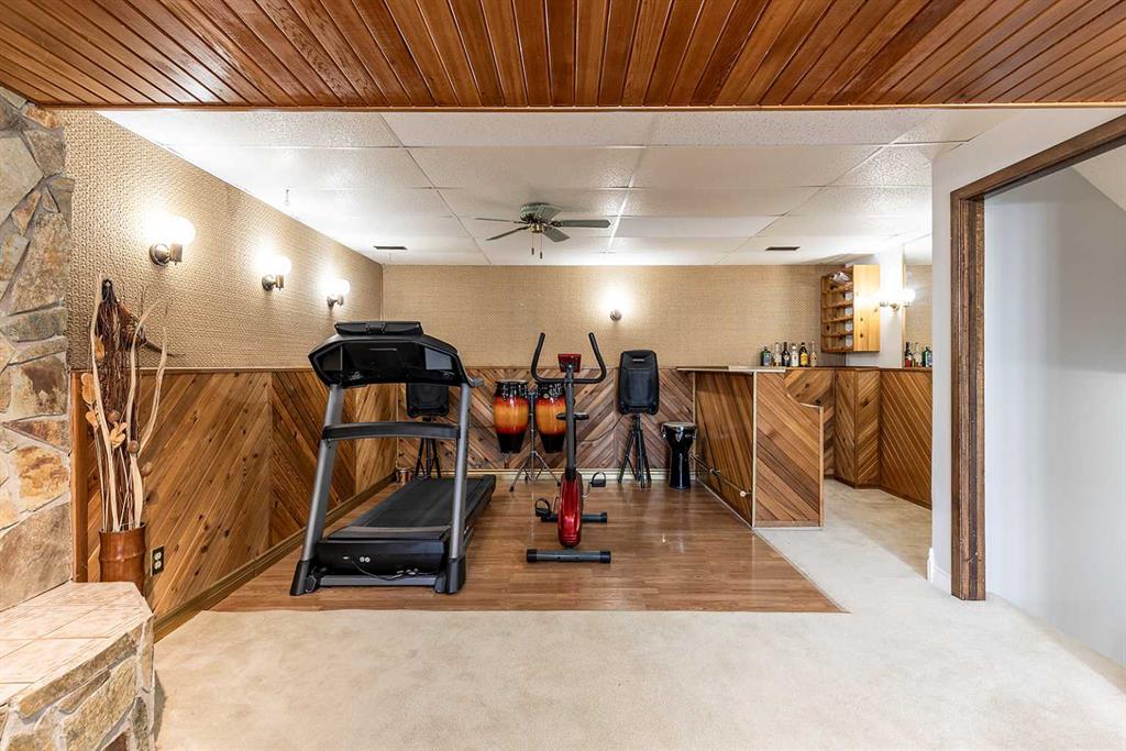 8 Calder Bay SE