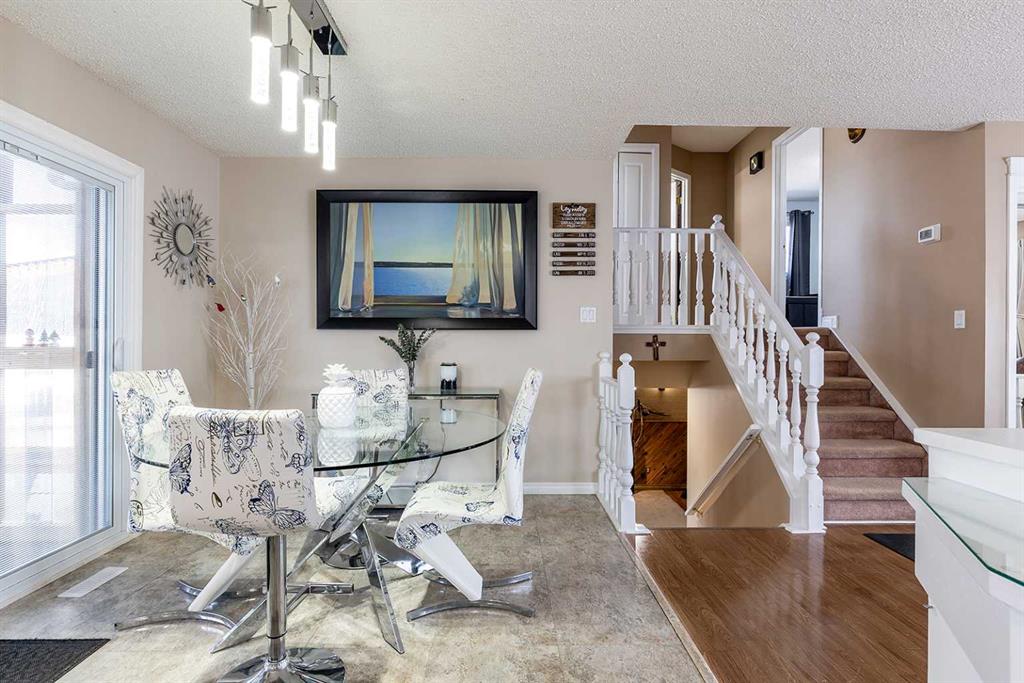 8 Calder Bay SE